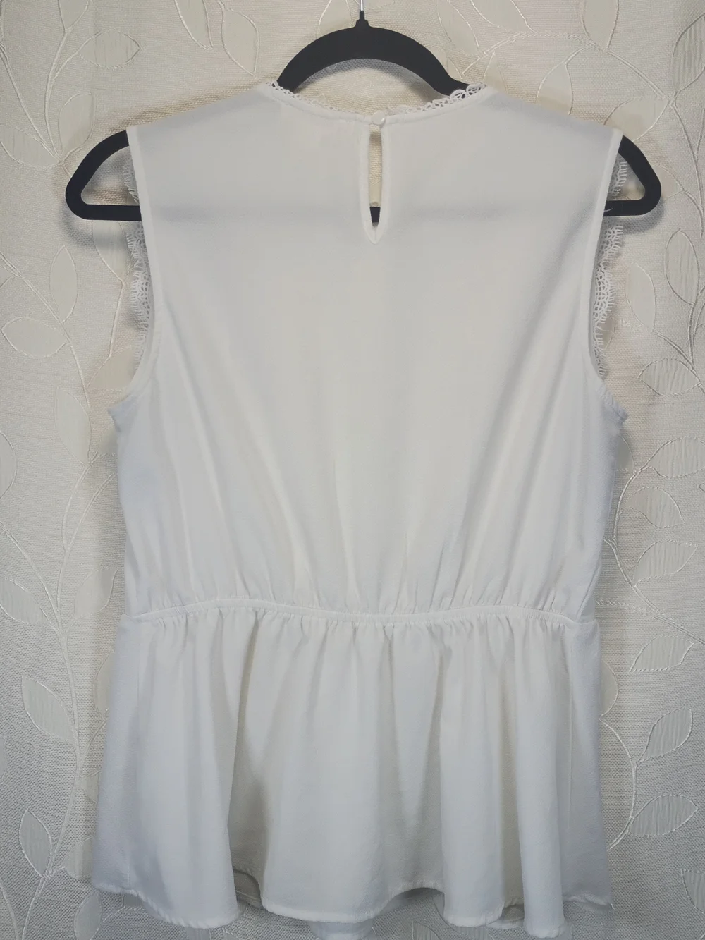 Monteau Los Angeles White Lace Peplum Blouse Size L